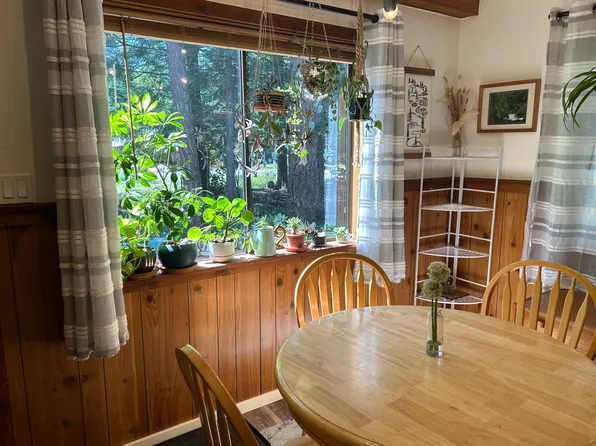 8641 Golden Valley Dr, Maple Falls, WA 98266