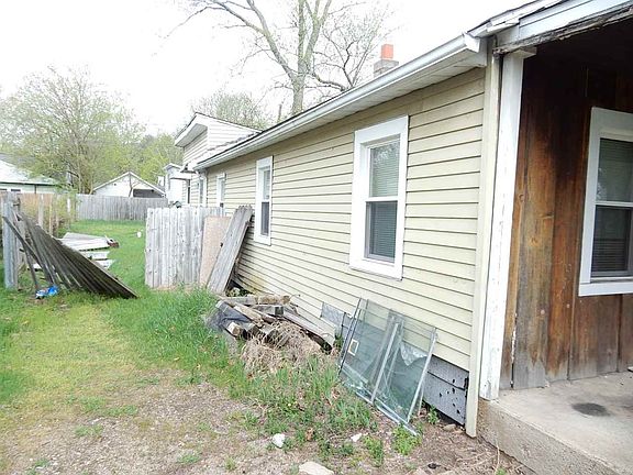 4th image of 52401 Prescott Ave