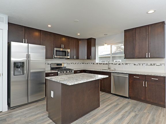 2nd image of 2031 S Galapago St