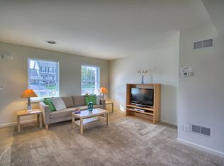35 Sussex Dr, Carlisle, PA 17013