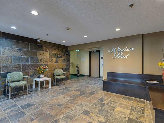 3rd image of 723 N 57th Ave SW #226