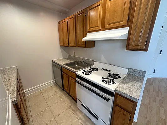 Rented by Astorian Realty Group LLC | media 15