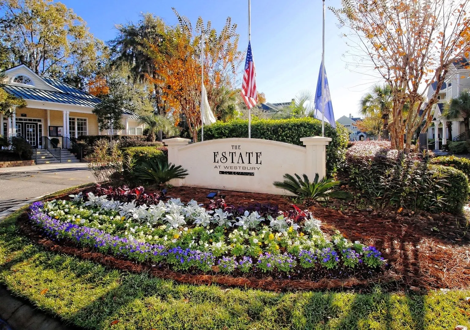 Freshly Renovated 1BR/1BA First Floor Villa, Gated Estate at Westbury — Photo 1