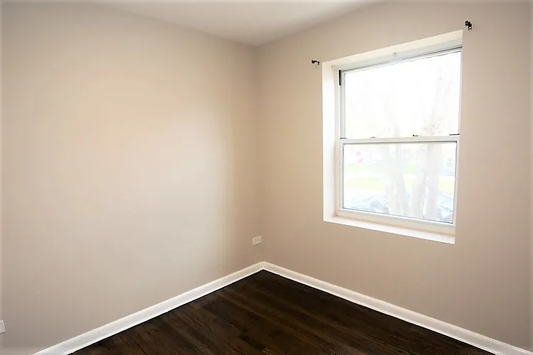 3517-21 W Grace St #1W — Photo 8