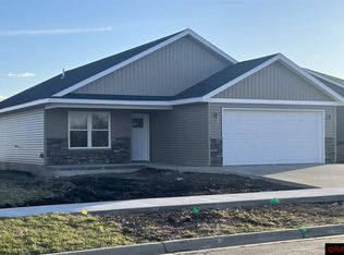 401 22nd Ave NW, Waseca, MN 56093