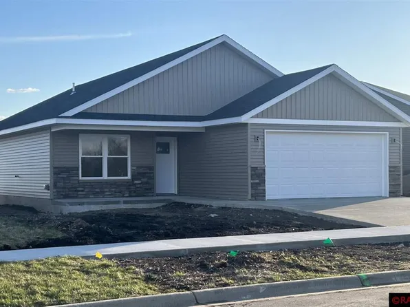 401 22nd Ave NW, Waseca, MN 56093