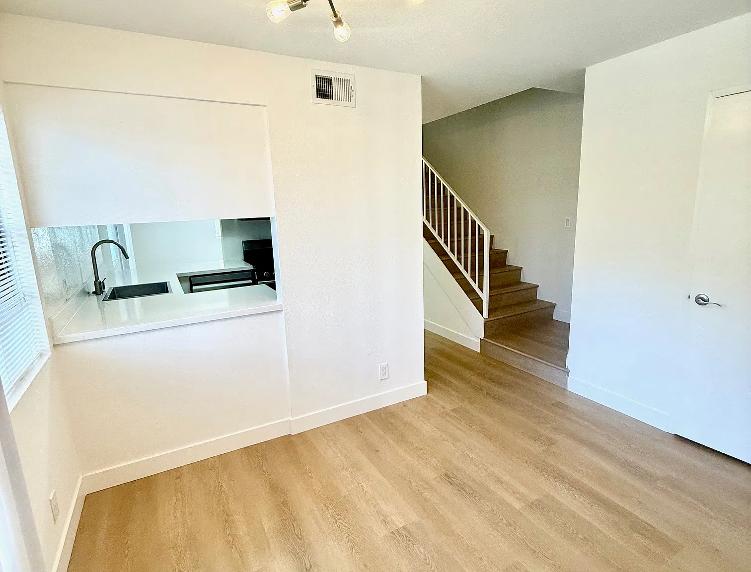 12121 Moorpark St — Photo 4