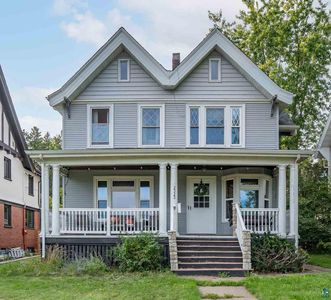 2323 E 4th St, Duluth, MN, 55812