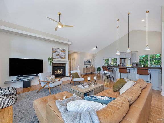 3rd image of 20312 Wolf Creek Rd