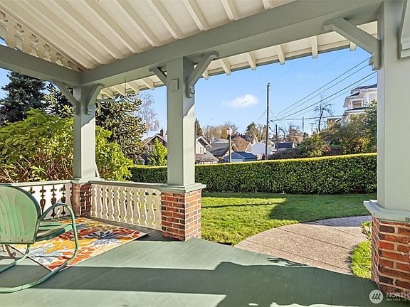 3rd image of 1 East Road