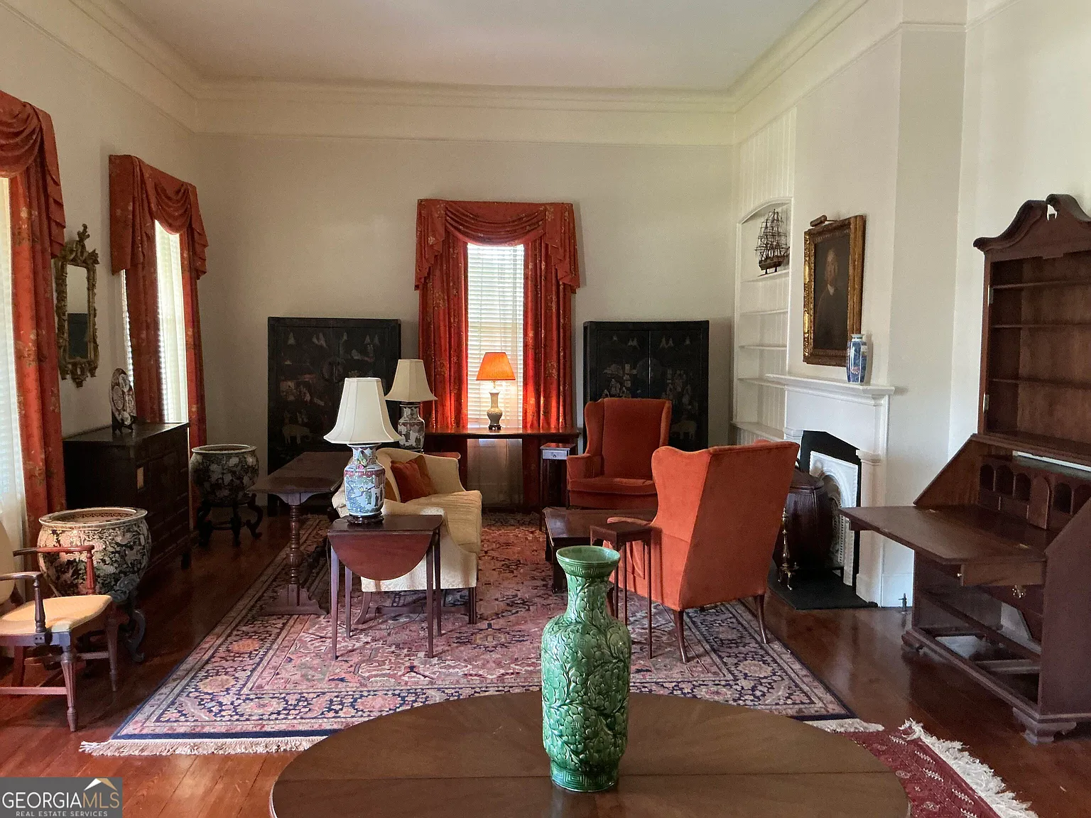 4 bed, 2.0 bath, 2513 sqft, $1,950 — Photo 3