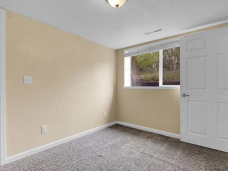 5454 S Elmwood St #5454 S ELMWOOD ST — Photo 19