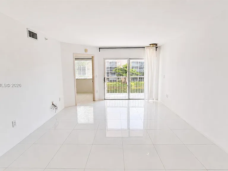 9560 Weldon Cir #J308 — Photo 3