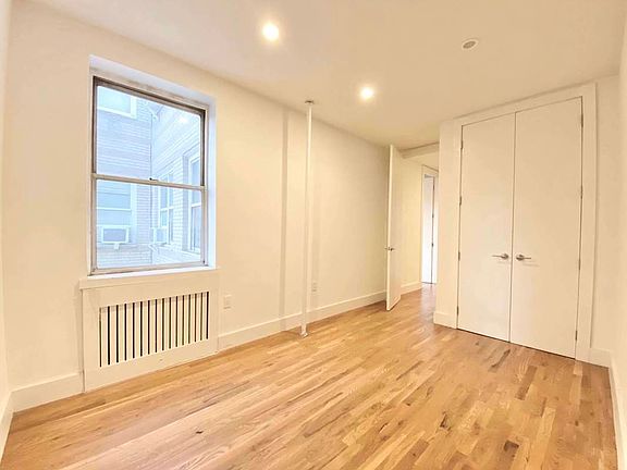5th image of 4300 Broadway APT 5J