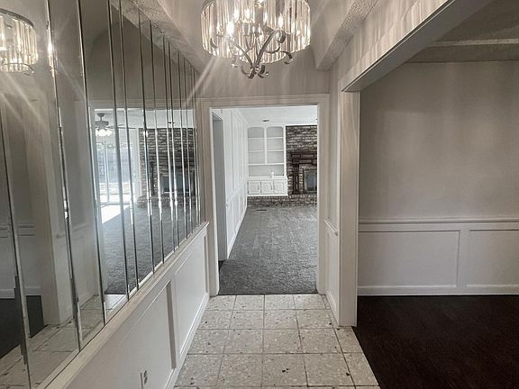 3rd image of 3605 Country Club Dr
