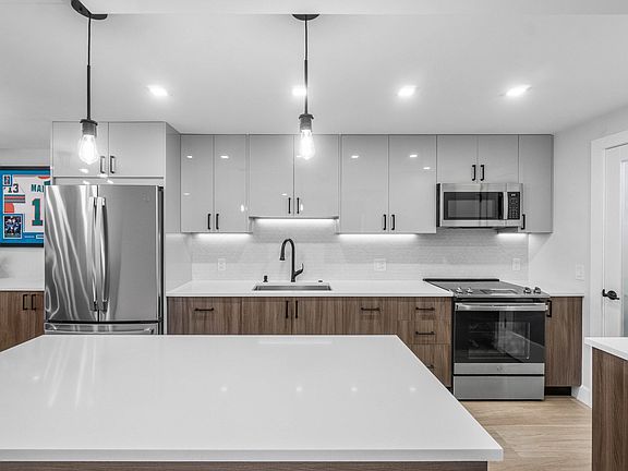 4th image of 4 Royal Palm Way #4020