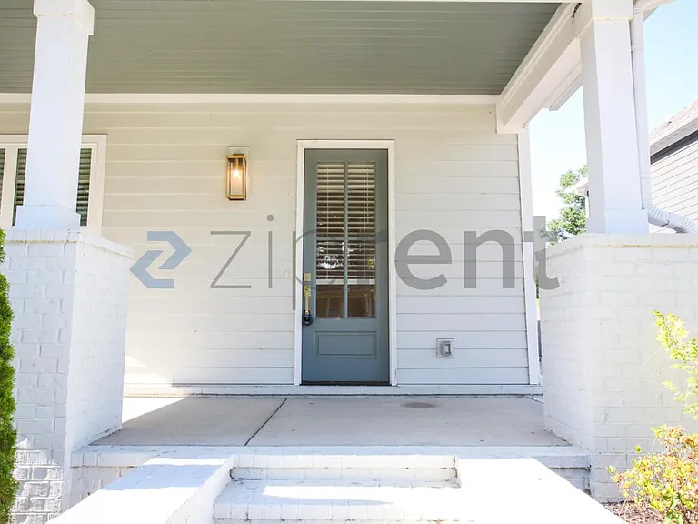 139 W Deaderick St — Photo 2