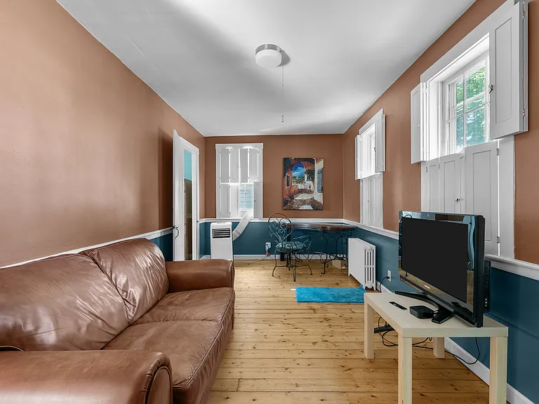 26 Perry St #1 — Photo 9