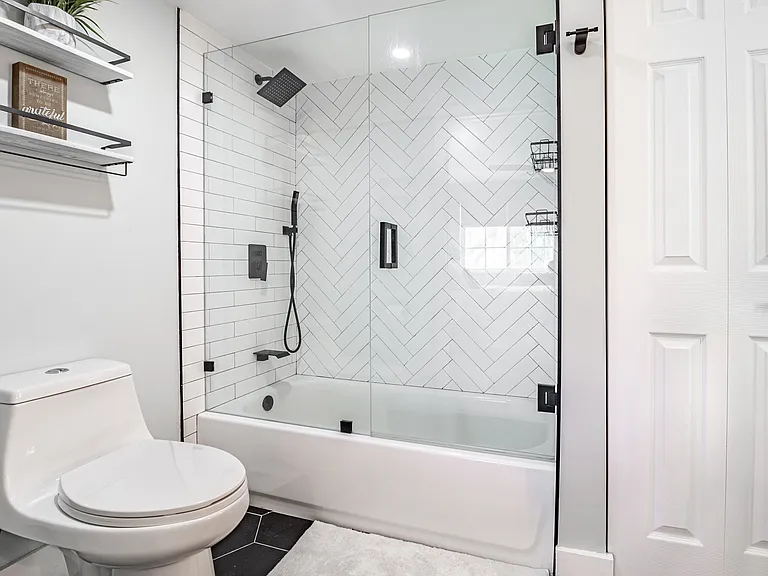 7824 Sonoma Springs Cir #304 — Photo 10