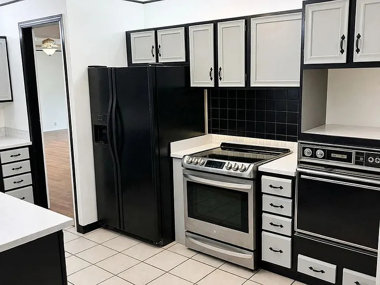 5212 S Columbia Pl — Photo 9