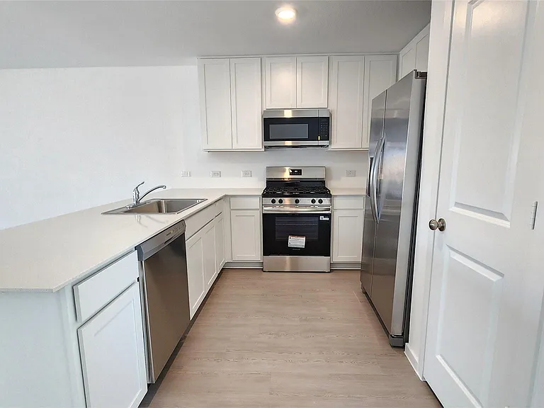 26850 Cascade Sunrise St — Photo 5
