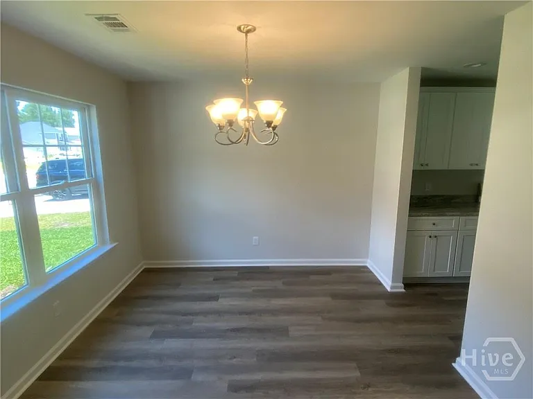 224 Cromer St — Photo 3