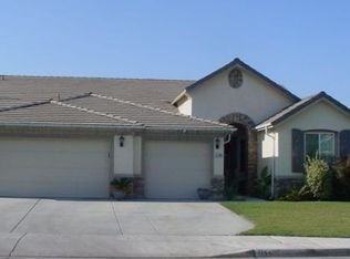 1166 Greenfield Ave, Clovis, CA 93611
