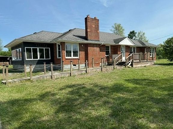 2nd image of 545 Carthage Rd