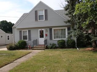 805 Merrill Ave, Loves Park, IL 61111