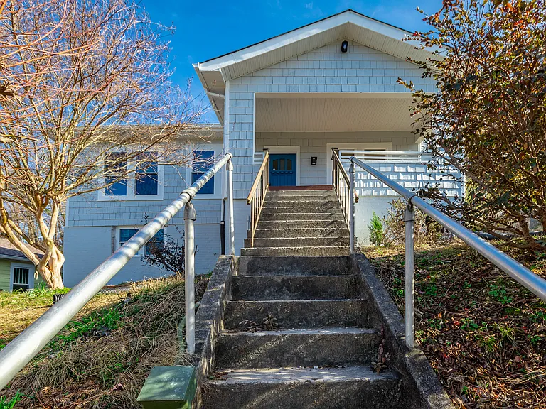 516 Moonhollow Ln — Photo 4
