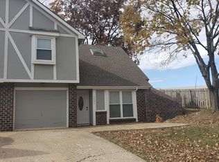 9531 W 77th Ter, Overland Park, KS 66204