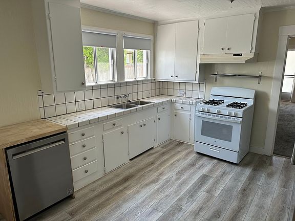 4th image of 227 Beach Rd