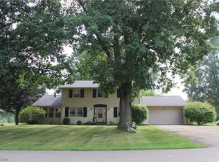 2570 Chaucer Dr NE, Canton, OH