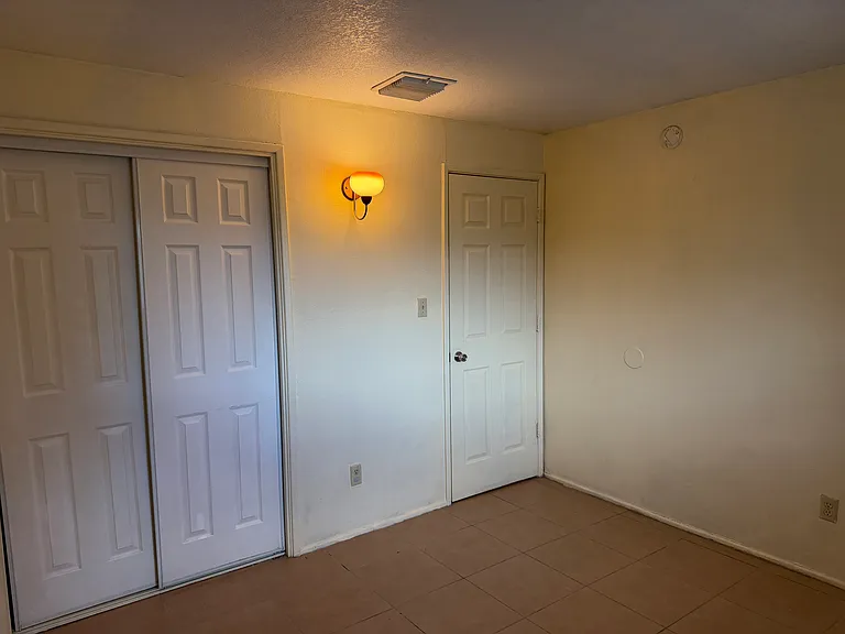 2774 N Fair Oaks Ave — Photo 8
