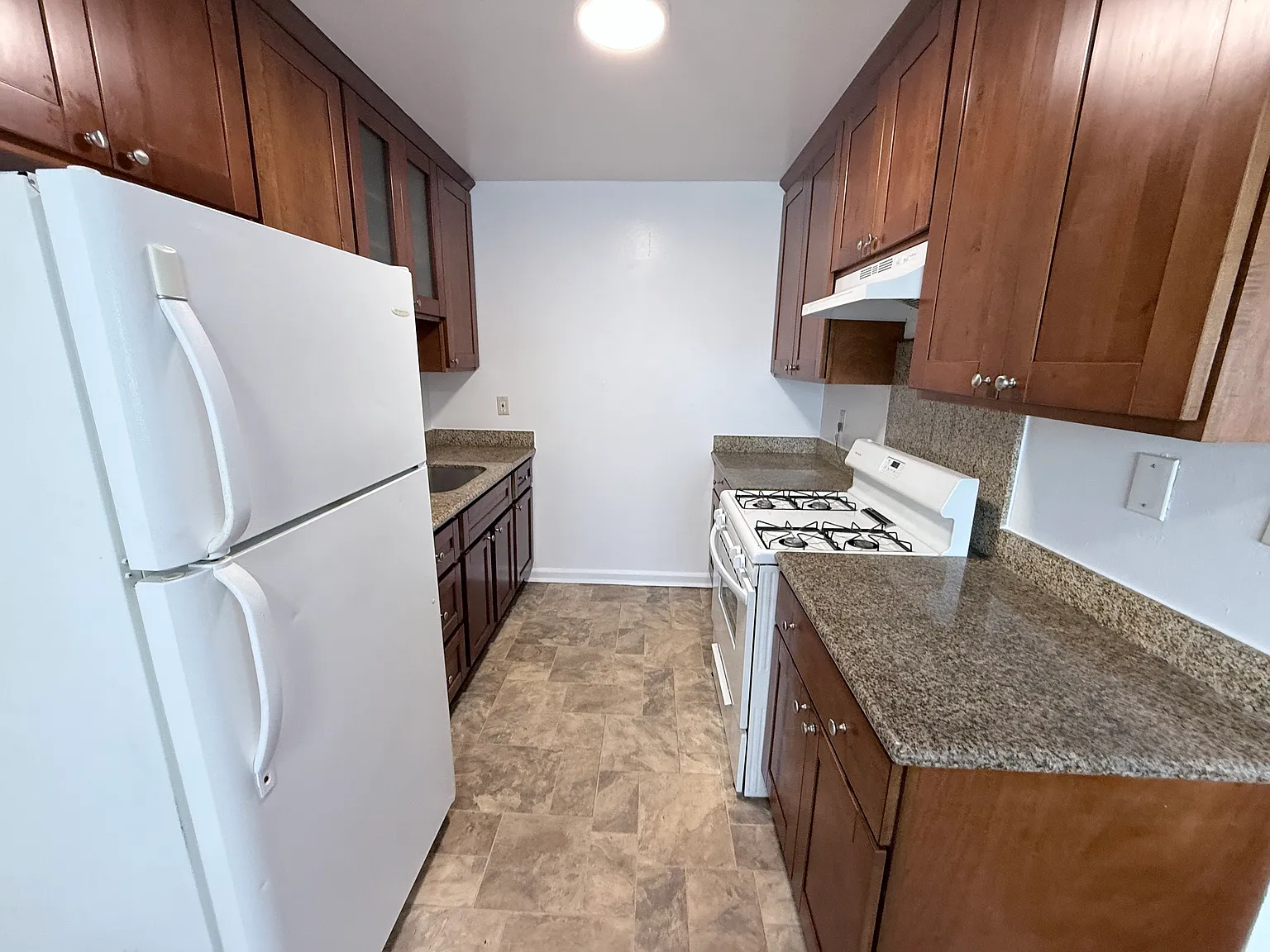 3 bed, 1100 sqft, $3,495 — Photo 4