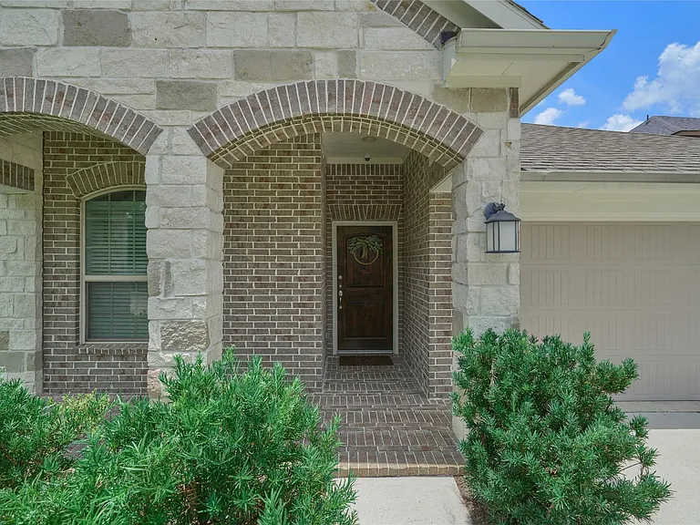 116 Fox Trail Rd — Photo 2