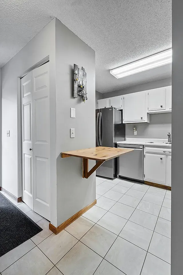 2 bed, 864 sqft, $1,650 — Photo 1