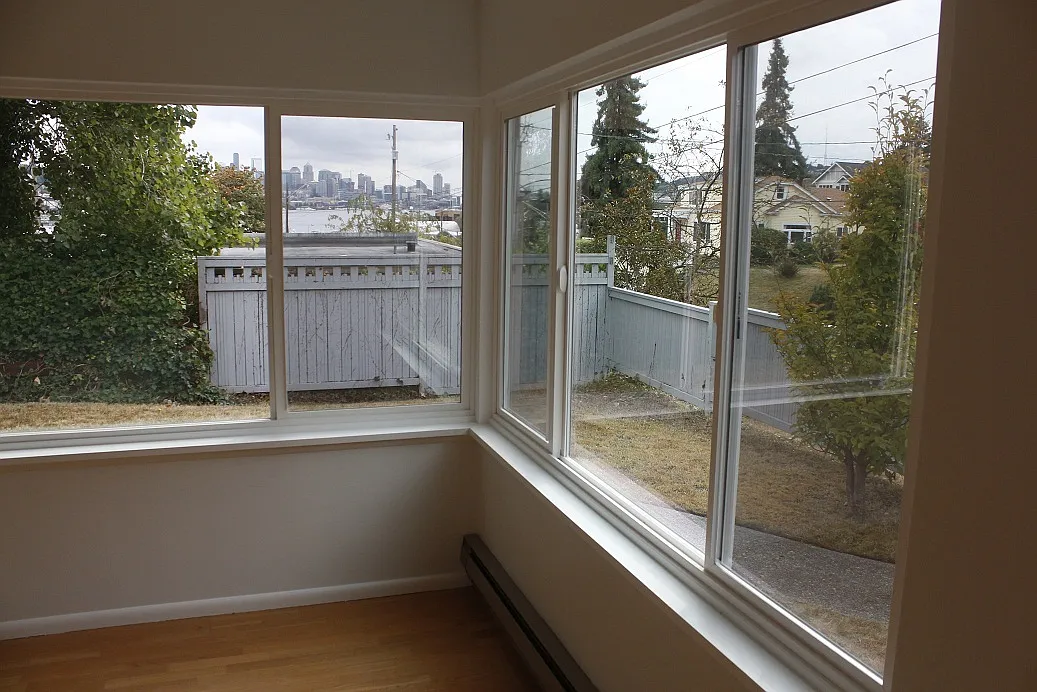 Sunnyside Triplex — Photo 4
