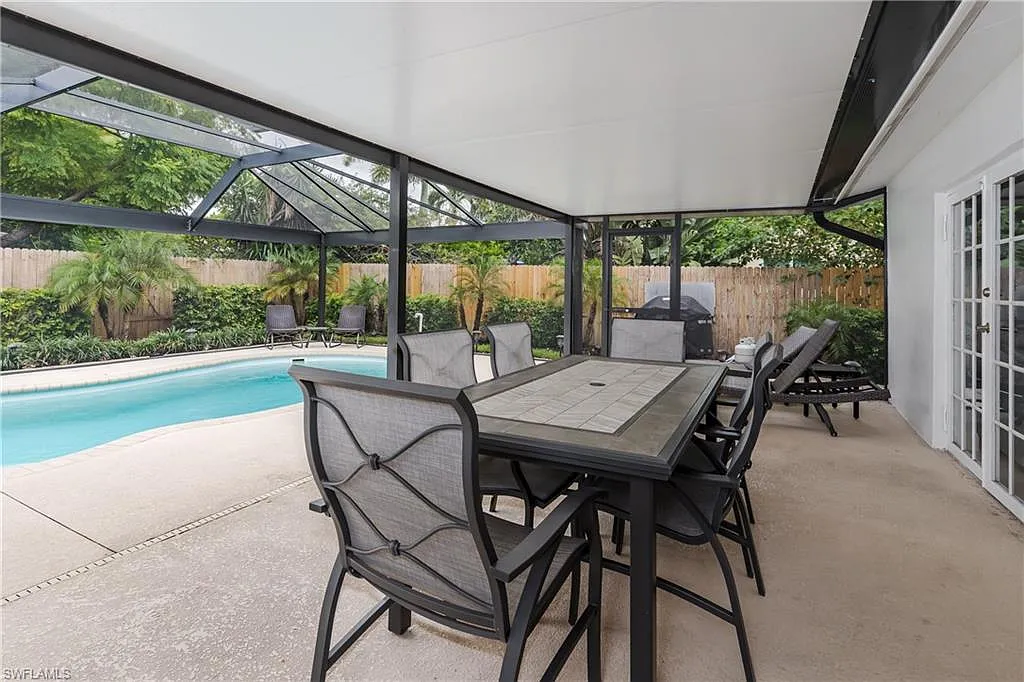 4 bed, 2.0 bath, 1966 sqft, $4,750 — Photo 4