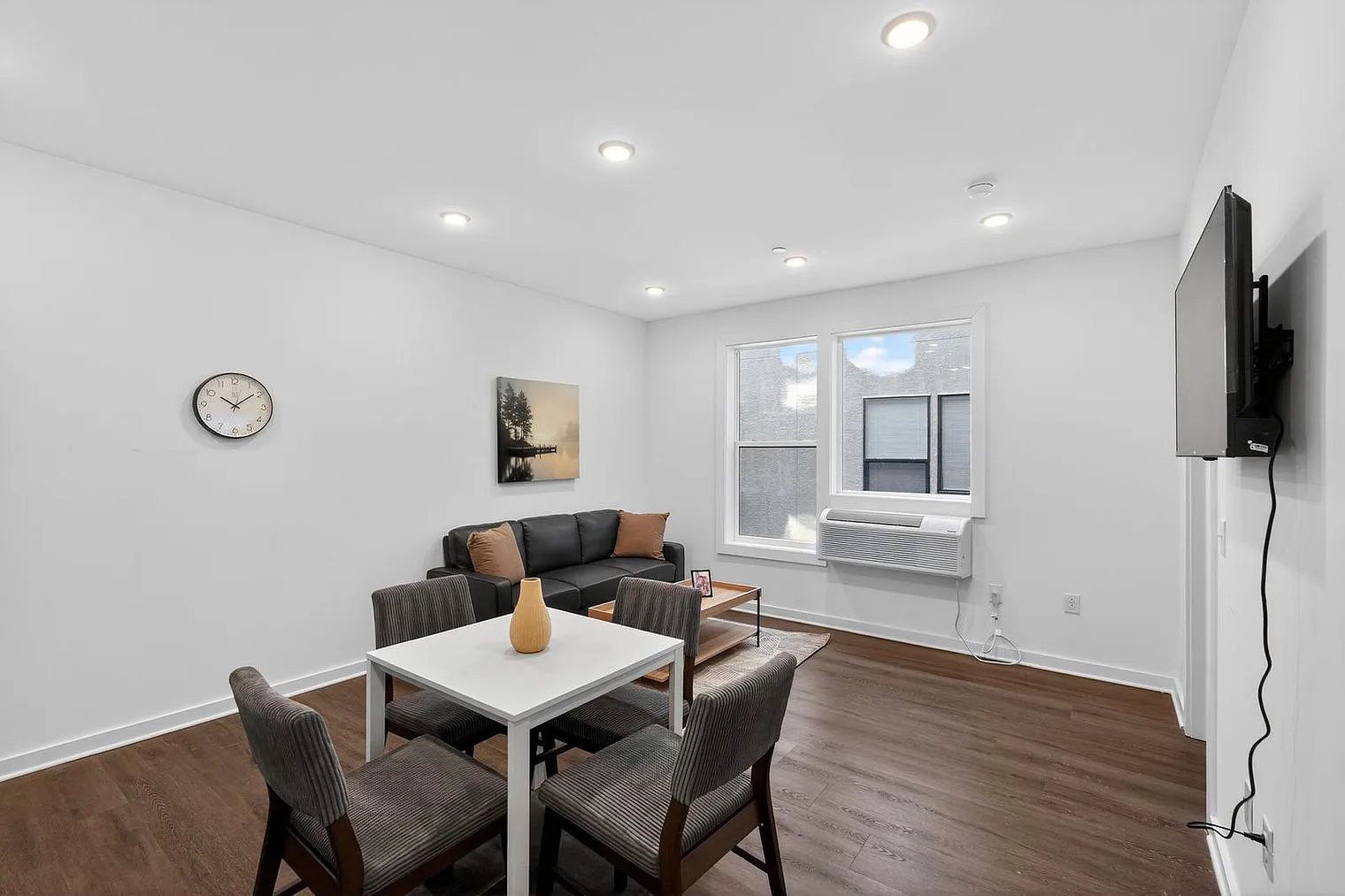 1 bed, 1.0 bath, 5963 sqft, $2,475 — Photo 1
