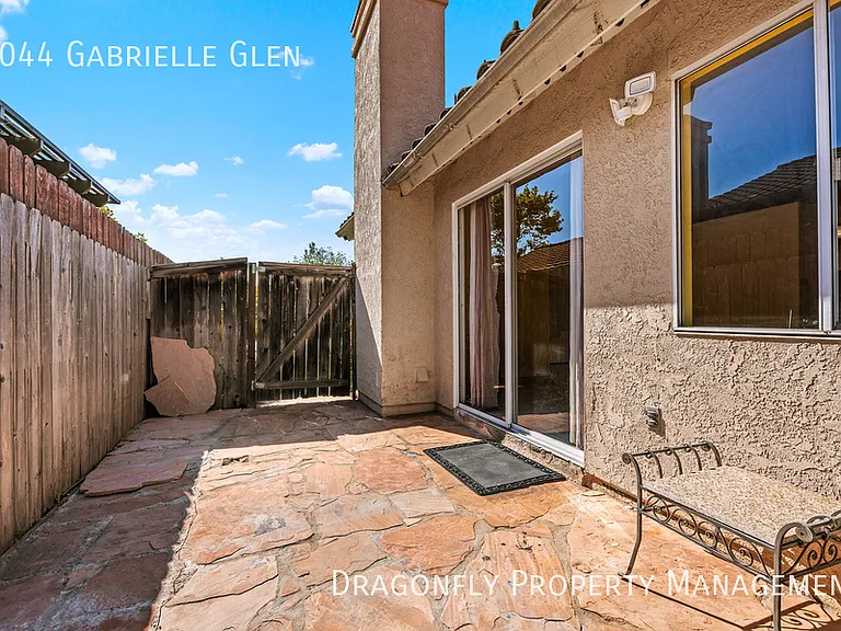 2044 Gabrielle Gln — Photo 24
