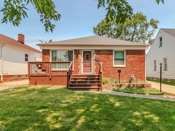 5814 Sunderland Dr, Parma, OH 44129