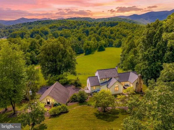 4028 S F T Valley Rd, Etlan, VA 22719