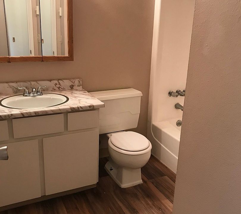 1st image of 1405 Lewis St #13