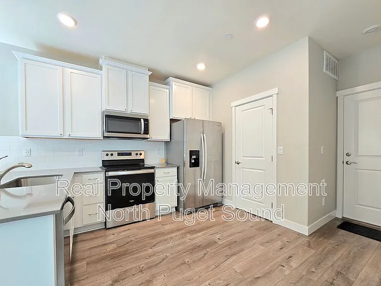 8303 Gilman Way — Photo 8