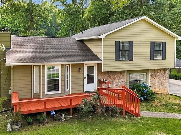 2nd image of 270 Amberwood Dr