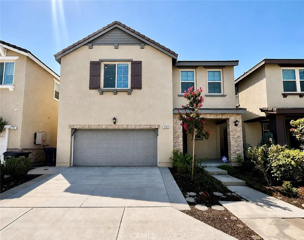 5 bed, 4.5 bath, 2735 sqft, $5,400 — Photo 1
