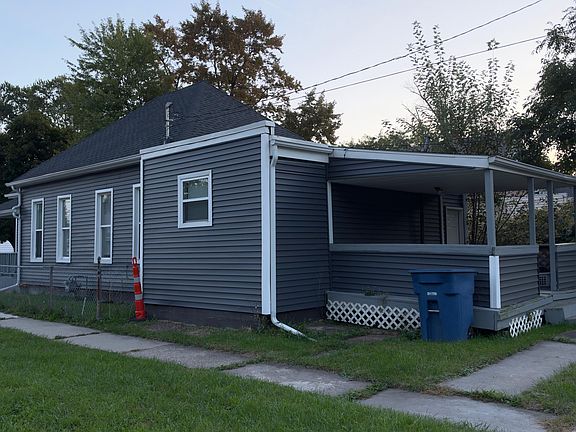 4th image of 1102 Harding Dr