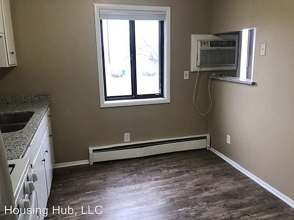 4th image of 180 Charles St NE APT 2