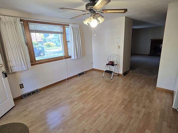 5th image of 179 Bellevue Ave